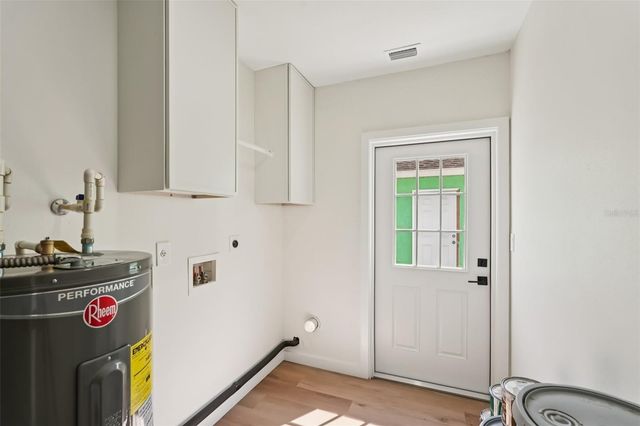 2107 8TH AVENUE E, Bradenton, FL 34208