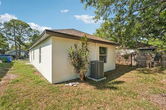 2107 8TH AVENUE E, Bradenton, FL 34208