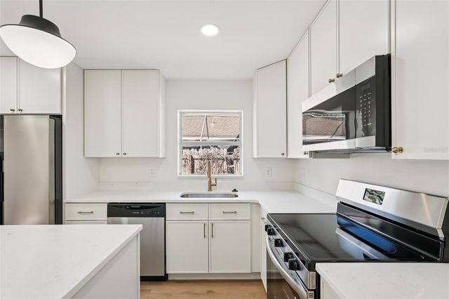 2107 8TH AVENUE E, Bradenton, FL 34208