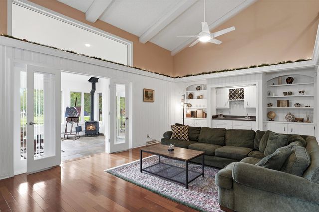 16015 46th Avenue N, Plymouth, MN 55446