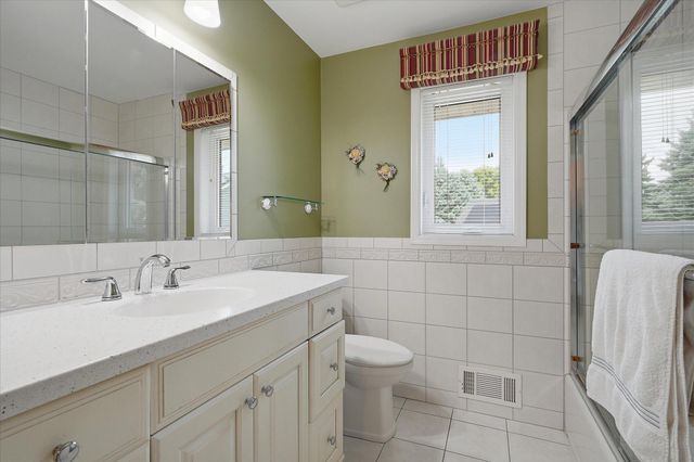 16015 46th Avenue N, Plymouth, MN 55446