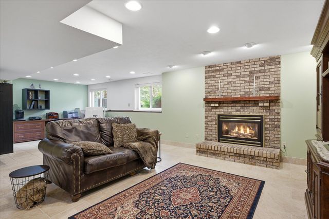 16015 46th Avenue N, Plymouth, MN 55446