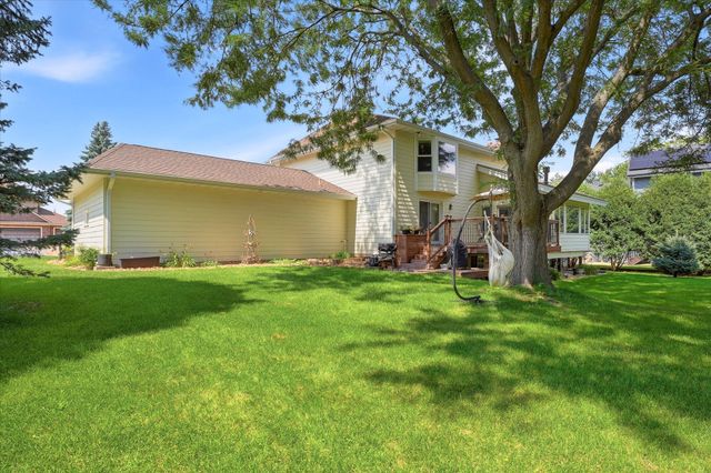 16015 46th Avenue N, Plymouth, MN 55446