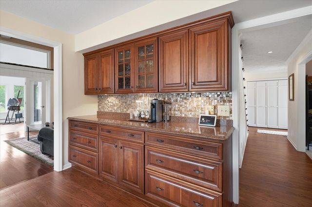 16015 46th Avenue N, Plymouth, MN 55446
