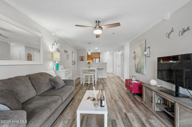 618 Condo Club Drive Unit 210, Wilmington, NC 28412