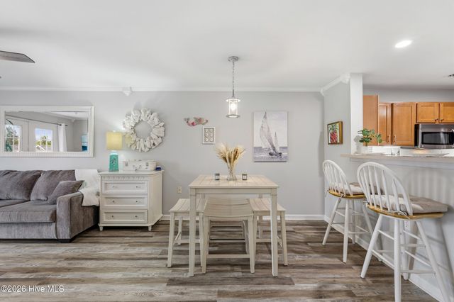 618 Condo Club Drive Unit 210, Wilmington, NC 28412