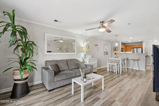 618 Condo Club Drive Unit 210, Wilmington, NC 28412