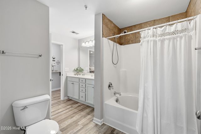 618 Condo Club Drive Unit 210, Wilmington, NC 28412