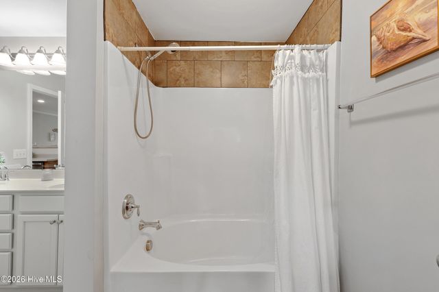 618 Condo Club Drive Unit 210, Wilmington, NC 28412