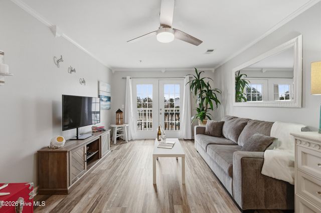 618 Condo Club Drive Unit 210, Wilmington, NC 28412