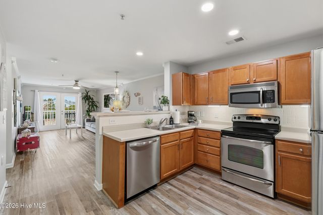 618 Condo Club Drive Unit 210, Wilmington, NC 28412