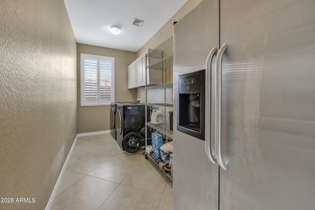 2437 E LODGEPOLE Drive, Gilbert, AZ 85298