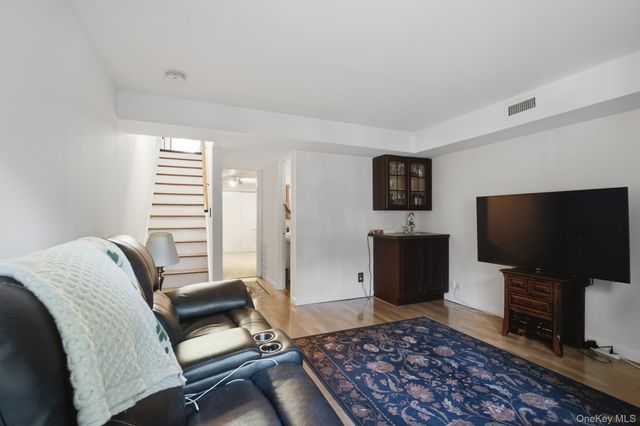 22 Washington Mews 22, Port Chester, NY 10573