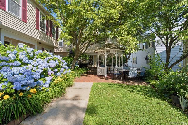 22 Washington Mews 22, Port Chester, NY 10573