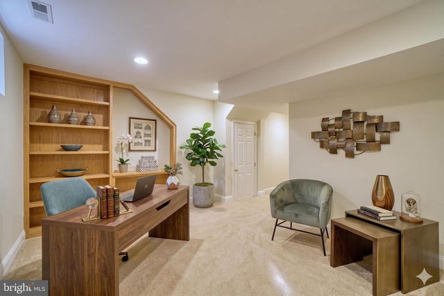 1624 S TAYLOR ST, Arlington, VA 22204