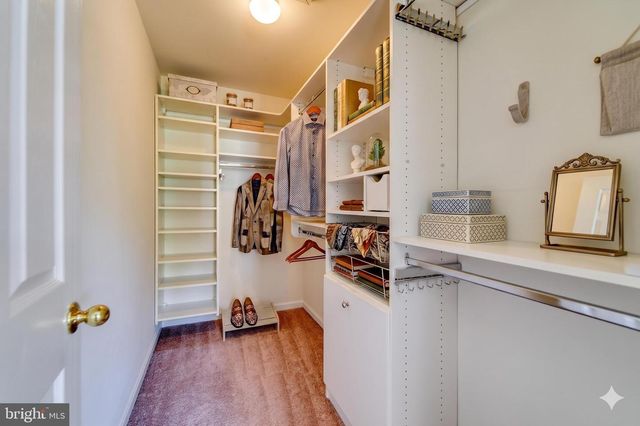 1624 S TAYLOR ST, Arlington, VA 22204