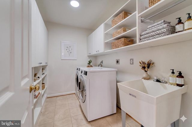 1624 S TAYLOR ST, Arlington, VA 22204