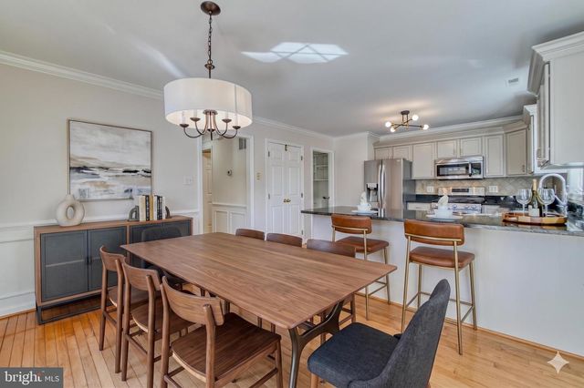 1624 S TAYLOR ST, Arlington, VA 22204
