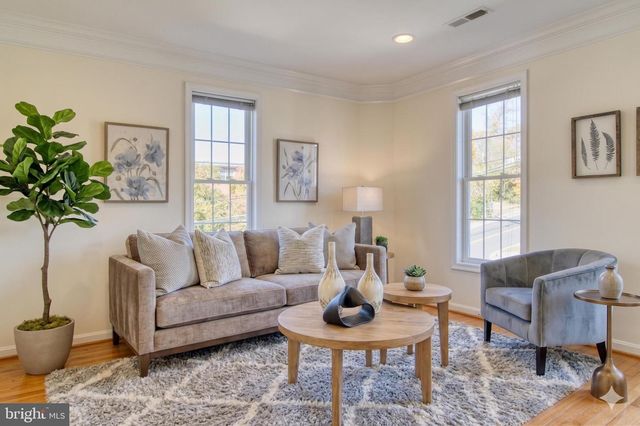 1624 S TAYLOR ST, Arlington, VA 22204