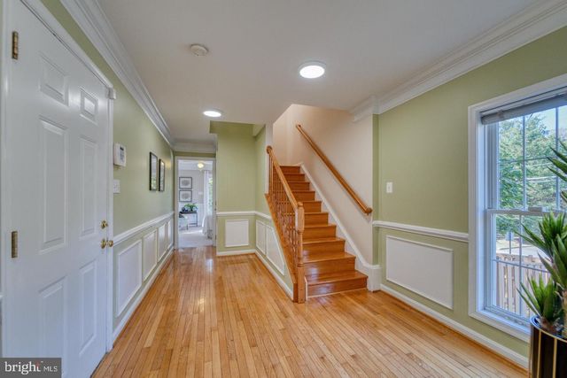 1624 S TAYLOR ST, Arlington, VA 22204