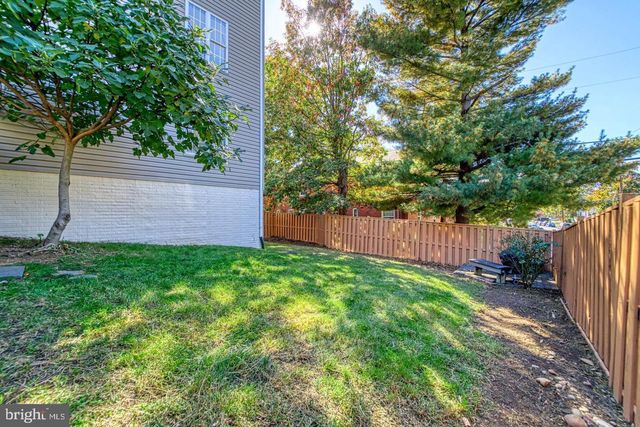 1624 S TAYLOR ST, Arlington, VA 22204