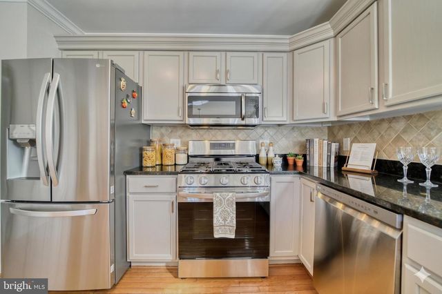 1624 S TAYLOR ST, Arlington, VA 22204