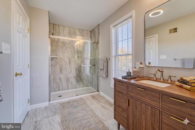 1624 S TAYLOR ST, Arlington, VA 22204