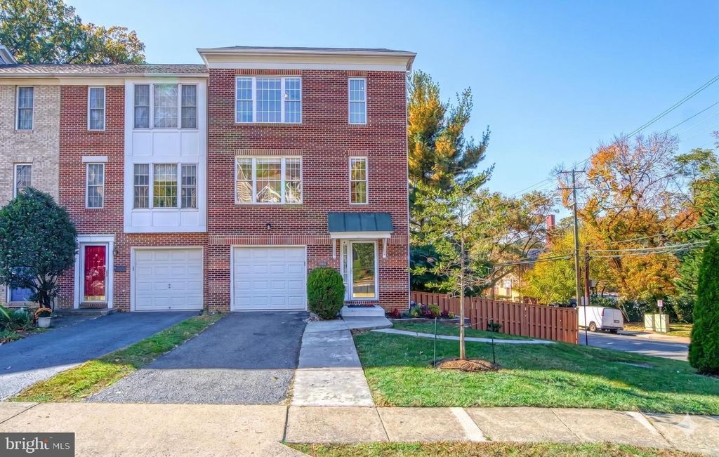 1624 S TAYLOR ST, Arlington, VA 22204