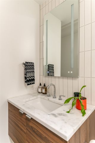 2712 Throckmorton Street A, Dallas, TX 75219