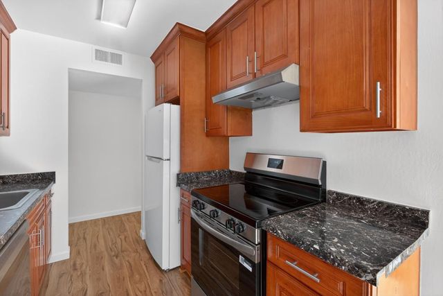 294 Tradewinds 4, San Jose, CA 95123