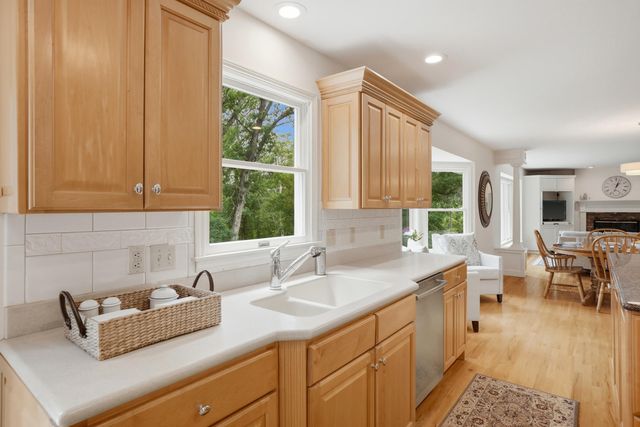 2016 WOODHOLLOW DR, Columbia, MO 65203