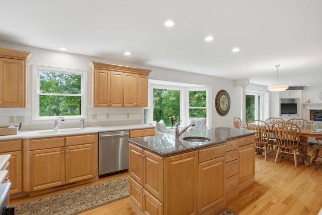 2016 WOODHOLLOW DR, Columbia, MO 65203