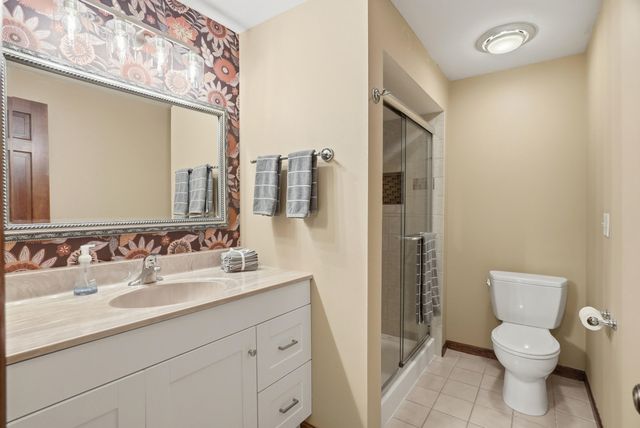 2016 WOODHOLLOW DR, Columbia, MO 65203