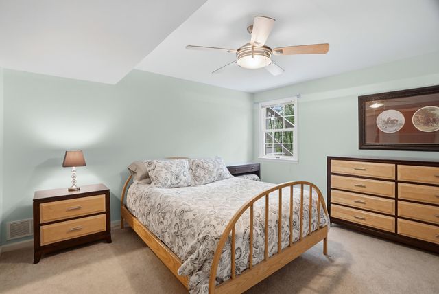 2016 WOODHOLLOW DR, Columbia, MO 65203