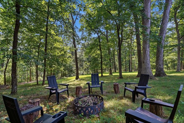 2016 WOODHOLLOW DR, Columbia, MO 65203
