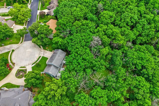 2016 WOODHOLLOW DR, Columbia, MO 65203