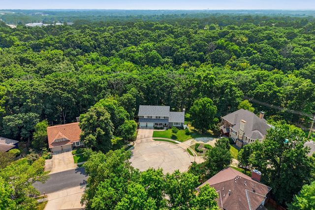 2016 WOODHOLLOW DR, Columbia, MO 65203