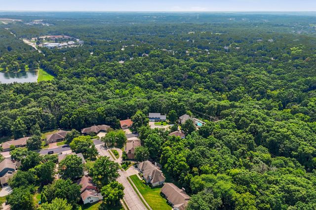 2016 WOODHOLLOW DR, Columbia, MO 65203