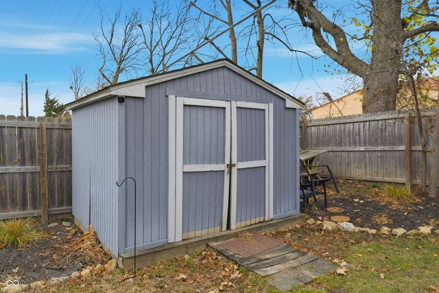 7716 Tanager Lane, Indianapolis, IN 46256