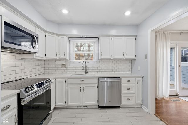 7716 Tanager Lane, Indianapolis, IN 46256