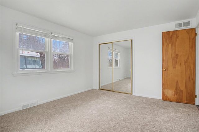 32 Tandoi Drive, Gates, NY 14624