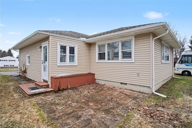 32 Tandoi Drive, Gates, NY 14624