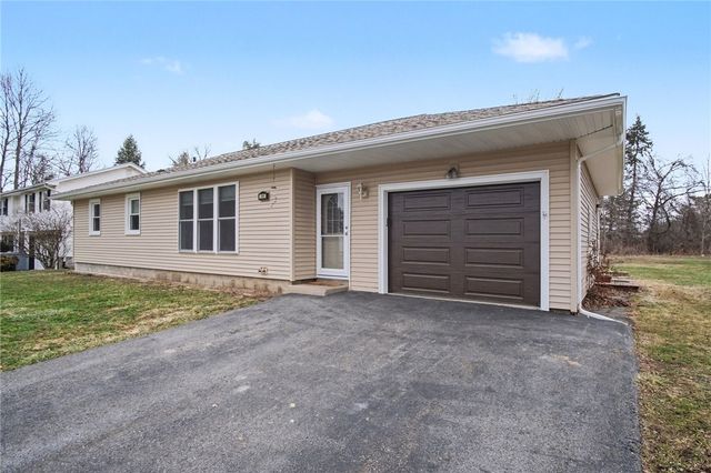 32 Tandoi Drive, Gates, NY 14624