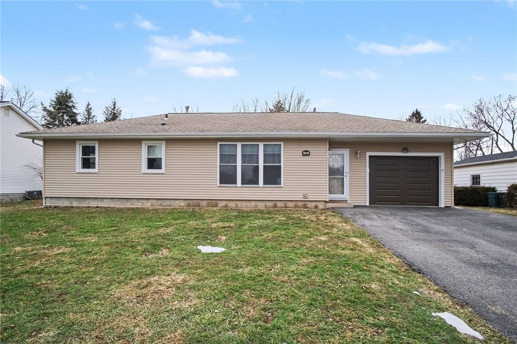 32 Tandoi Drive, Gates, NY 14624