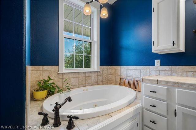 35245 Midway Place, Poteau, OK 74953