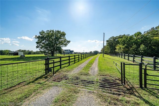 35245 Midway Place, Poteau, OK 74953