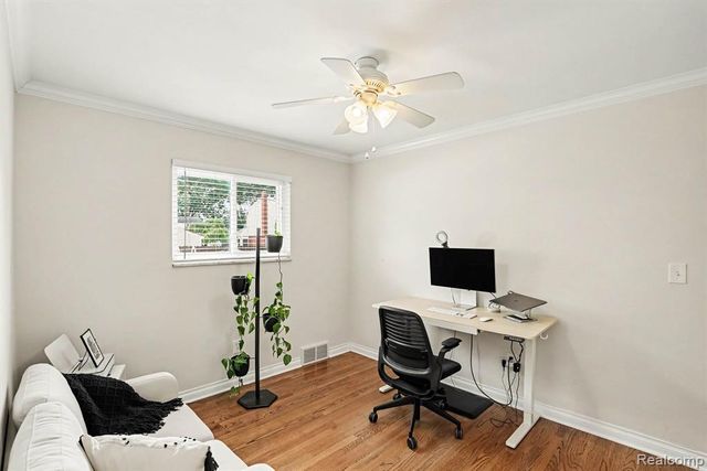 22406 Barton Street, Saint Clair Shores, MI 48081