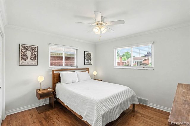 22406 Barton Street, Saint Clair Shores, MI 48081