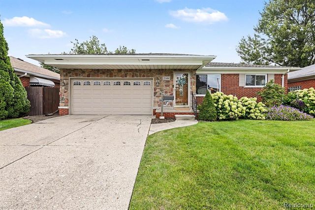 22406 Barton Street, Saint Clair Shores, MI 48081