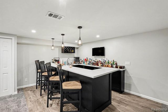 22406 Barton Street, Saint Clair Shores, MI 48081